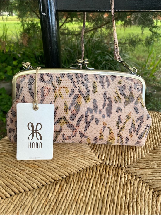 HOBO Handbags - HOBO Cora wallet crossbody - Summer Safari